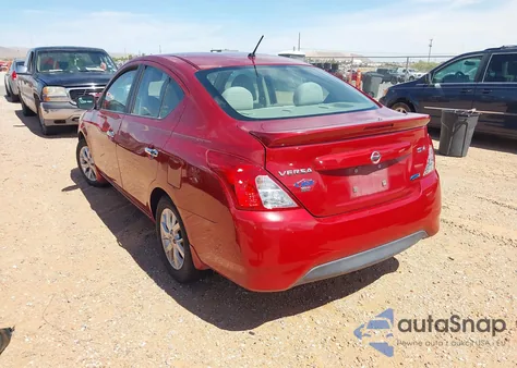 2015 Nissan Versa 1.6 Sv z USA, uszkodzony, nr VIN 3N1CN7AP7FL924288
